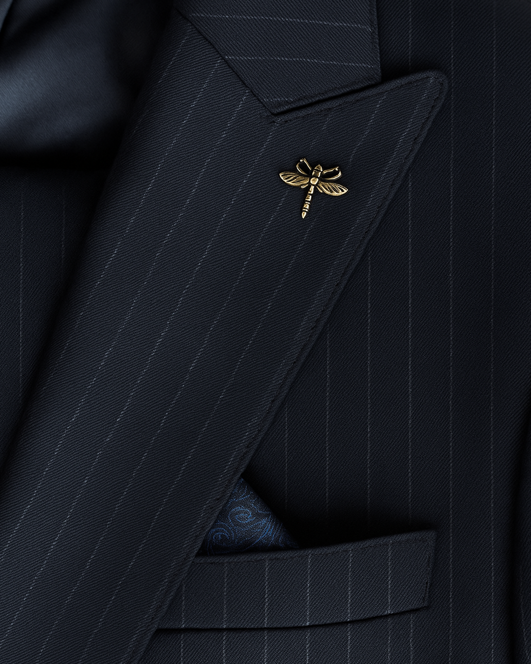 İtalyan Stil Koyu Lacivert Silik Çizgili Kruvaze Takım Elbise