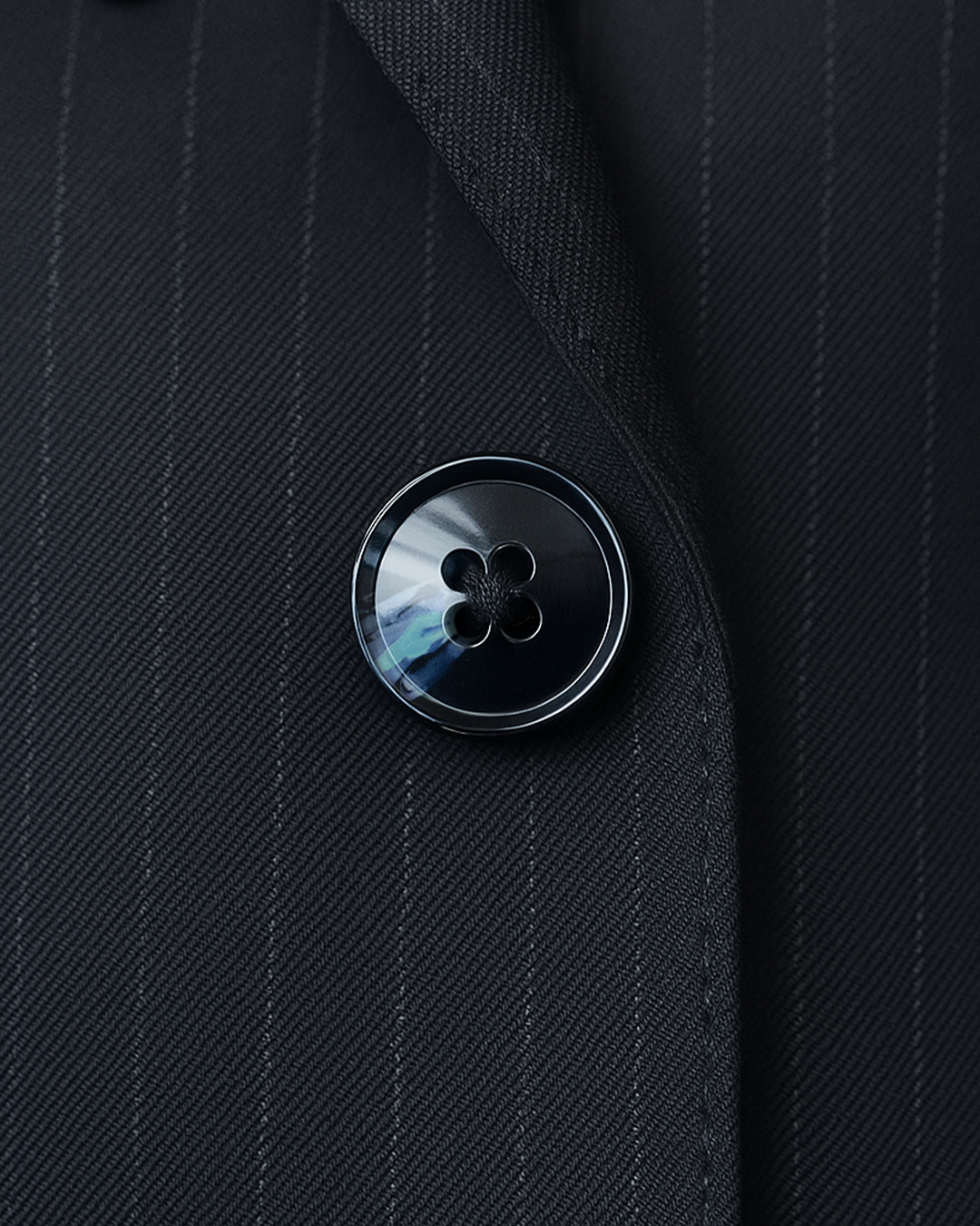 İtalyan Stil Koyu Lacivert Silik Çizgili Kruvaze Takım Elbise