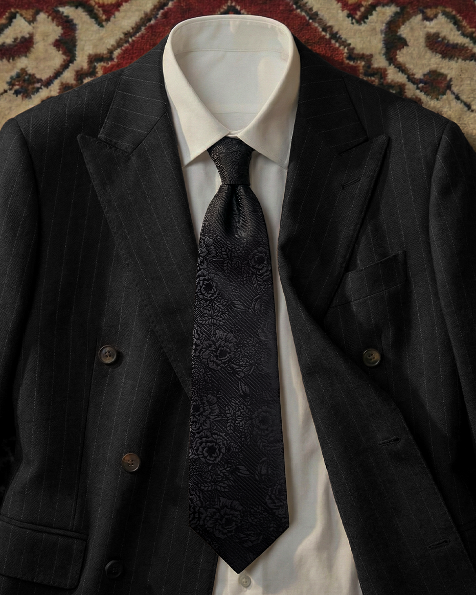 Siyah Gül Desenli Premium Kravat Mendil Seti